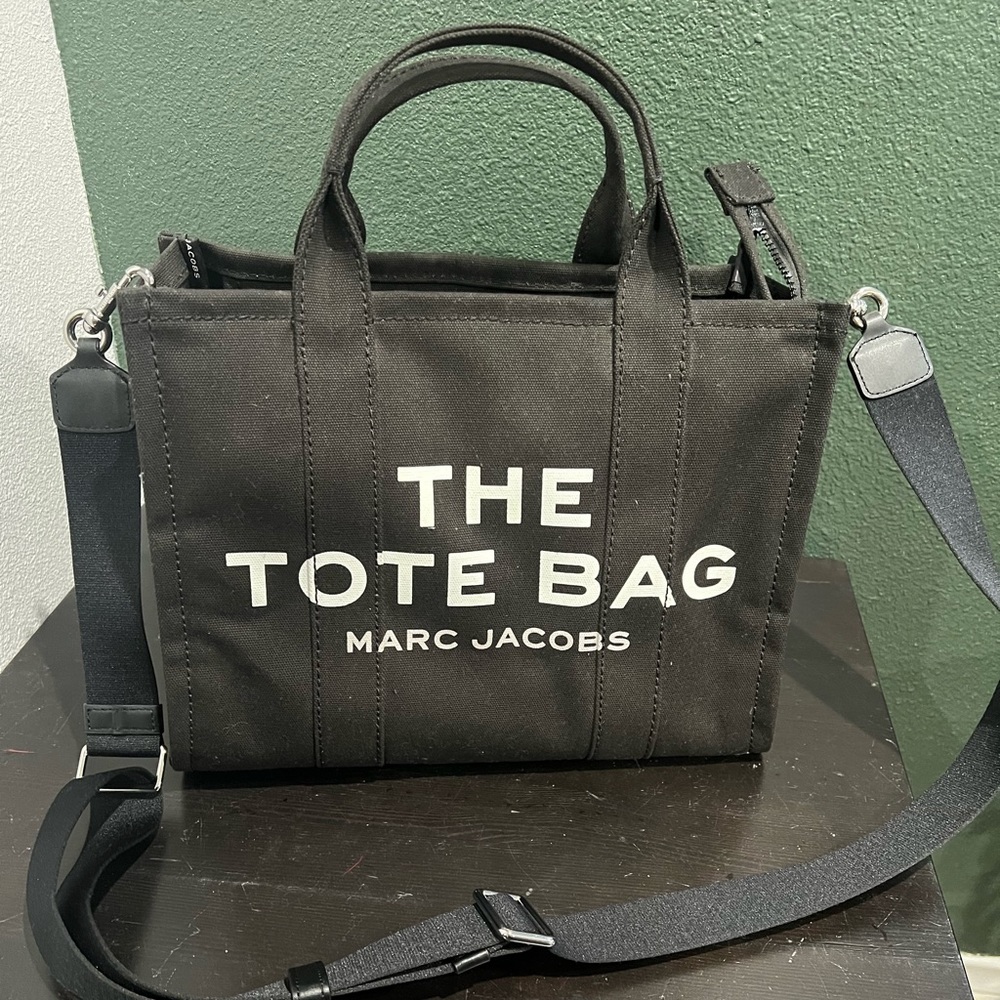 Marc Jacobs the tote bag